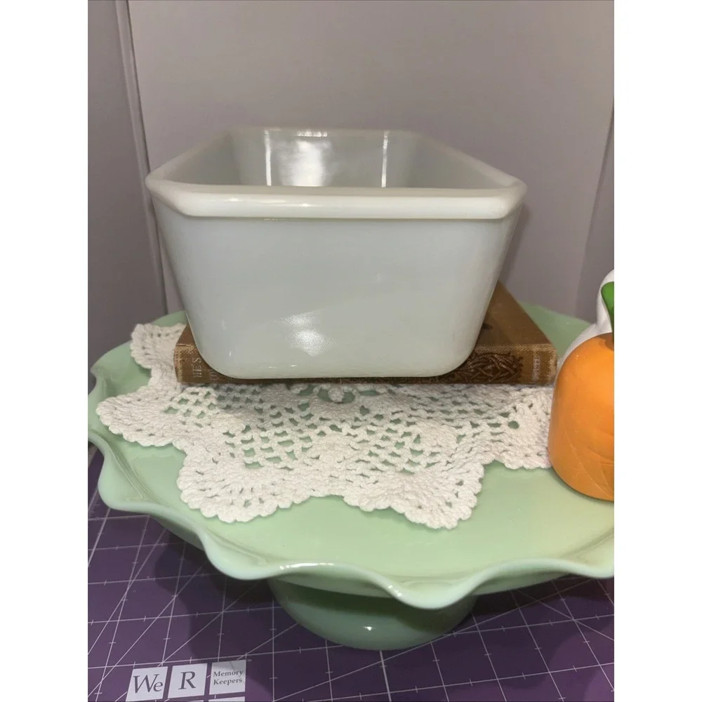 VTG PYREX 215-B White Oven Glass Loaf Pan 9'' x 5'' x 3'' Excellent Used Cond.